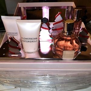 Viktor Rolf Other Flowerbomb Viktor Rolf Edp Pcs Gift Set
